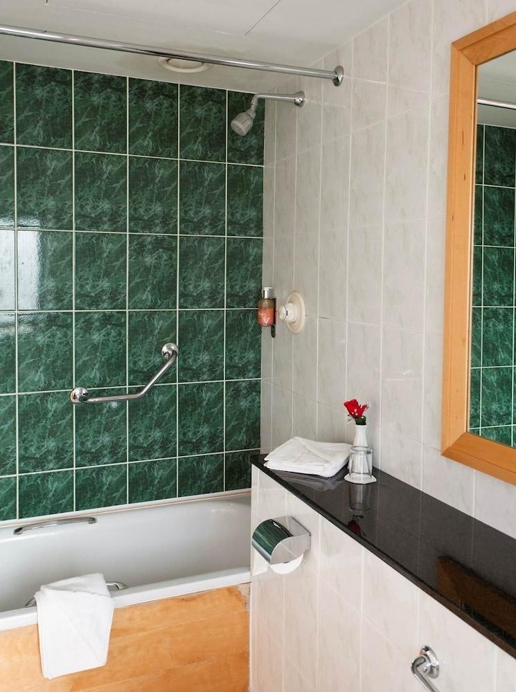 Limerick Junction Pery'S Hotel מראה חיצוני תמונה