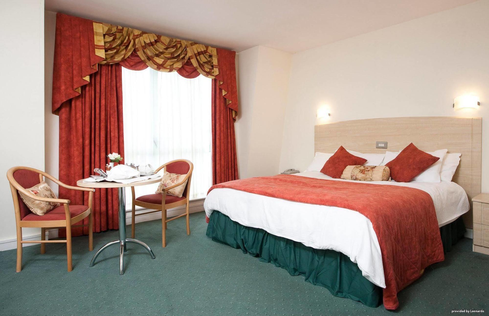 Limerick Junction Pery'S Hotel חדר תמונה